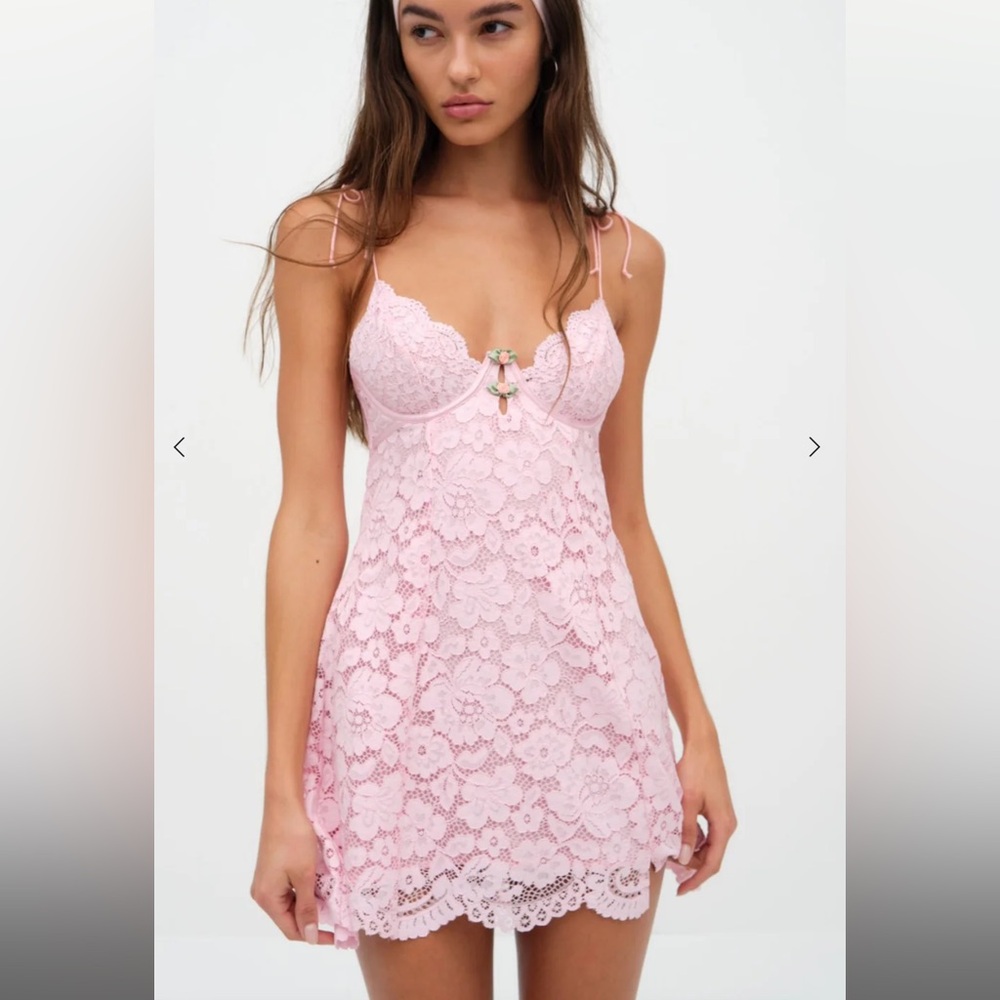L FOR LOVE & LEMONS
Creamsicle Floral Lace Dress pale pink